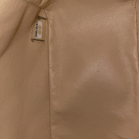 Chanel jumbo single flap bought at Yoogie’s Closet had it cleaned touched up - Picture 5 of 15
